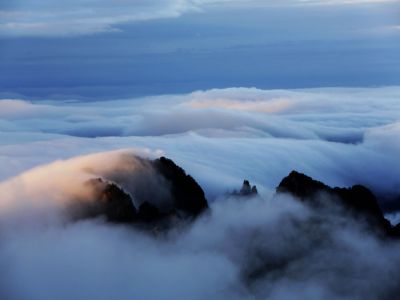 《遠視教育》之四十七——坐看云波共舞時