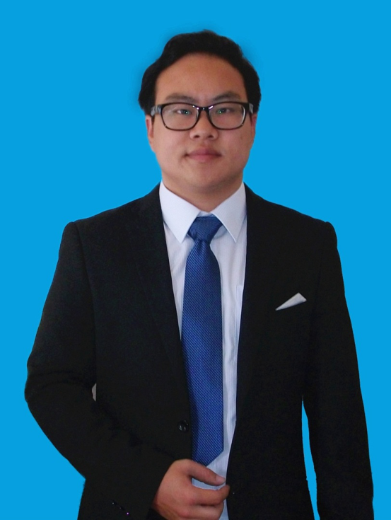 陳先濤：中學生物教師，原銅仁市外國語學校生物教師、理科綜合教研組長，教學功底扎實