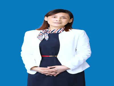 袁利平：遠恒佳學校小學部校長，中學高級教師，重慶市數(shù)學學科名師、重慶市教師培訓專家團隊成員、重慶市骨干教師，獲重慶市政府頒發(fā)的教學成果獎、國家級課題研究一等獎、重慶市優(yōu)課一等獎