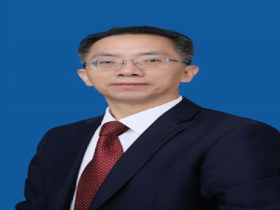 汪繼波:中學(xué)數(shù)學(xué)高級(jí)教師，曾任副校長(zhǎng)、教導(dǎo)主任，年擔(dān)任年級(jí)主任、歷任高中數(shù)學(xué)教研組長(zhǎng)、備課組長(zhǎng)、班主任，廣州市白云區(qū)高三中心組成員等。多次獲教學(xué)成果一等獎(jiǎng)，數(shù)名學(xué)生考入北大、清華、浙大、復(fù)旦、中大、武大等名校，曾獲市級(jí)“優(yōu)秀教師”、“優(yōu)質(zhì)課”競(jìng)賽市級(jí)一等獎(jiǎng)、省級(jí)二等獎(jiǎng)，數(shù)學(xué)競(jìng)賽省級(jí)“優(yōu)秀輔導(dǎo)教師”，“優(yōu)秀班主任”，等等。20多篇數(shù)學(xué)論文公開發(fā)表，其中2篇被中國(guó)人民大學(xué)《高中數(shù)學(xué)教與學(xué)》全文轉(zhuǎn)載。