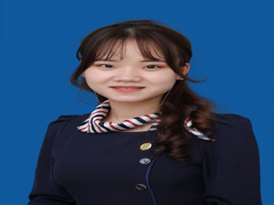 朱玉：信息技術(shù)，畢業(yè)于福建師范大學(xué)計(jì)算機(jī)科學(xué)與技術(shù)專業(yè)。曾擔(dān)任西山文武學(xué)校高中信息技術(shù)老師和福建師范大學(xué)第二附屬小學(xué)機(jī)器人老師，參與福建省“REL機(jī)器人工程挑戰(zhàn)賽”場(chǎng)地設(shè)計(jì)。