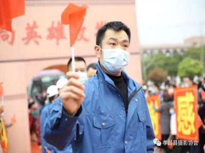 榜樣的力量2：逆行“請(qǐng)戰(zhàn)”湖北，妻子為他點(diǎn)贊！